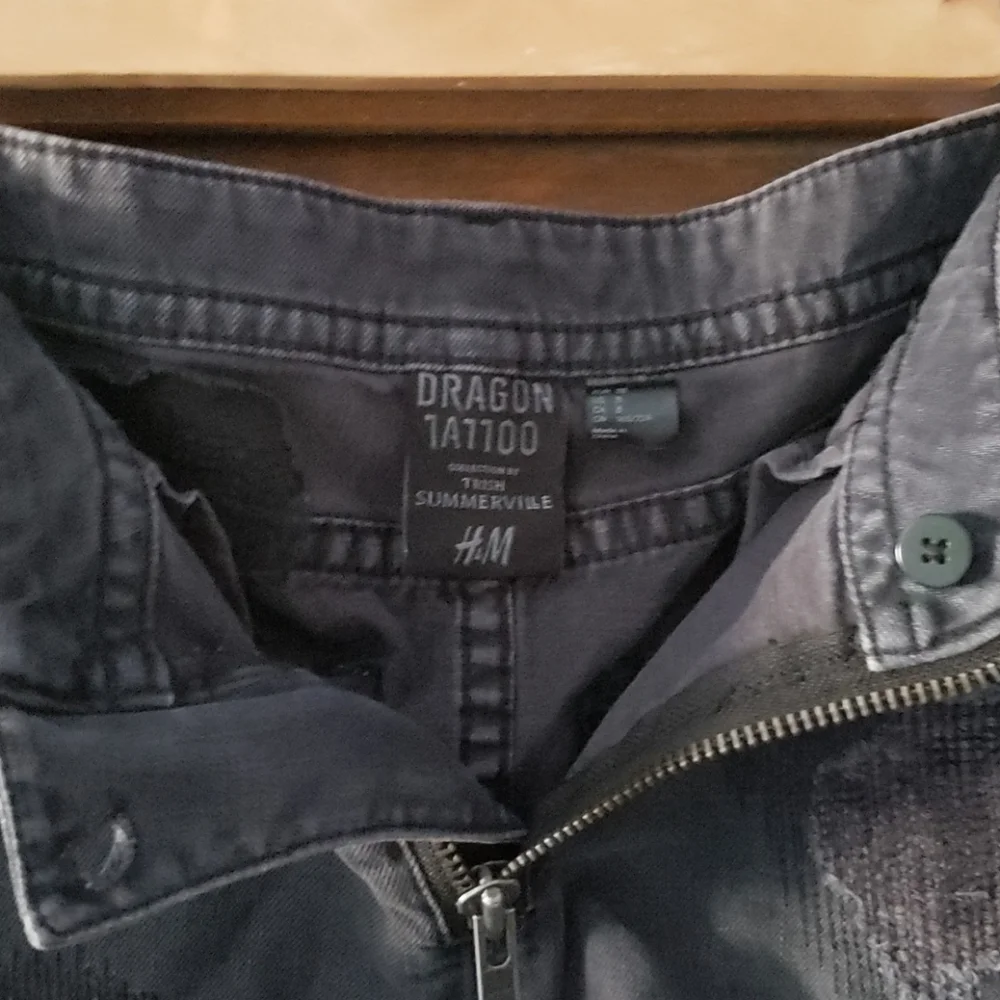 Dragon Tattoo Zip front Miniskirt with frayed Edge - Picture 3 of 3